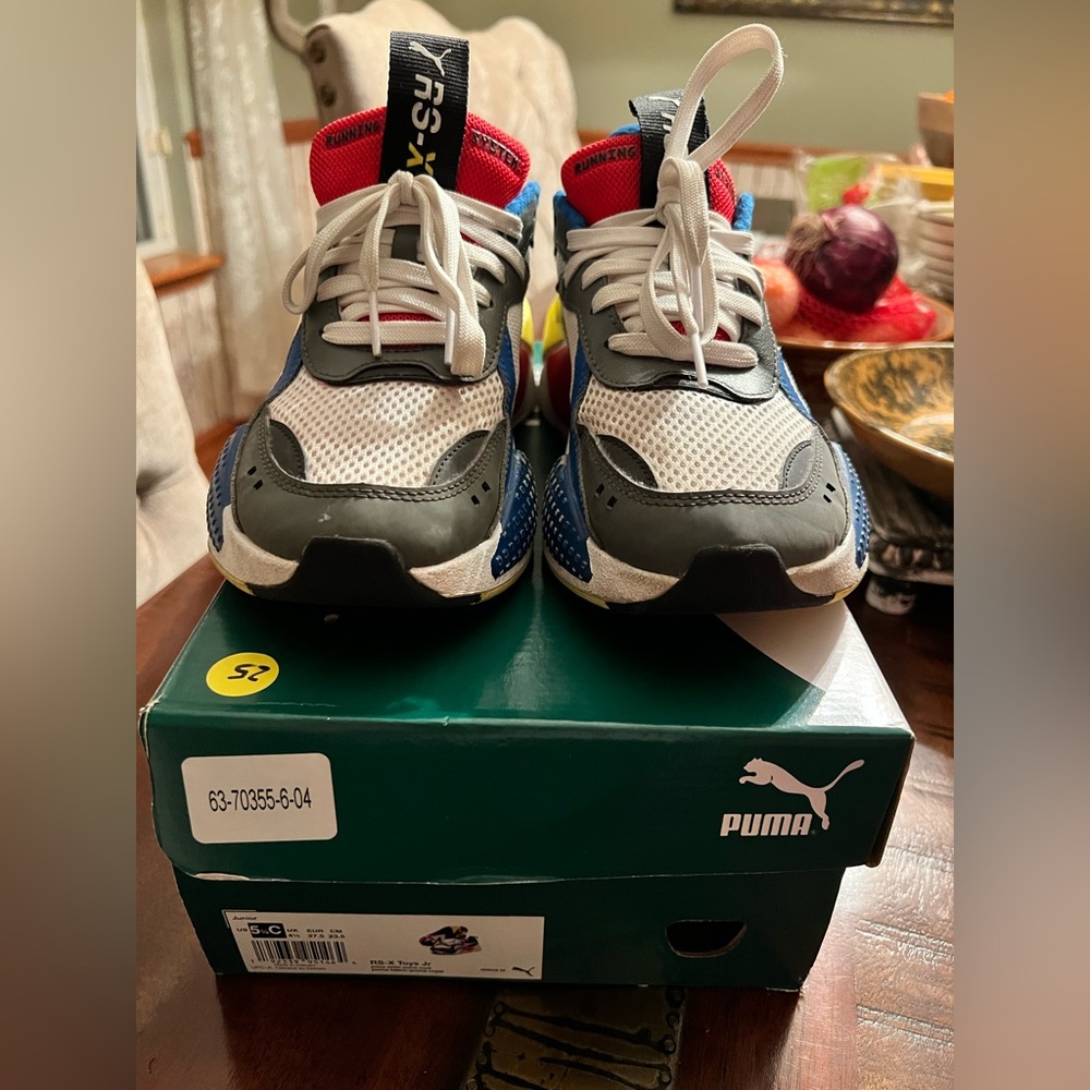 Puma - Picture 3 of 6